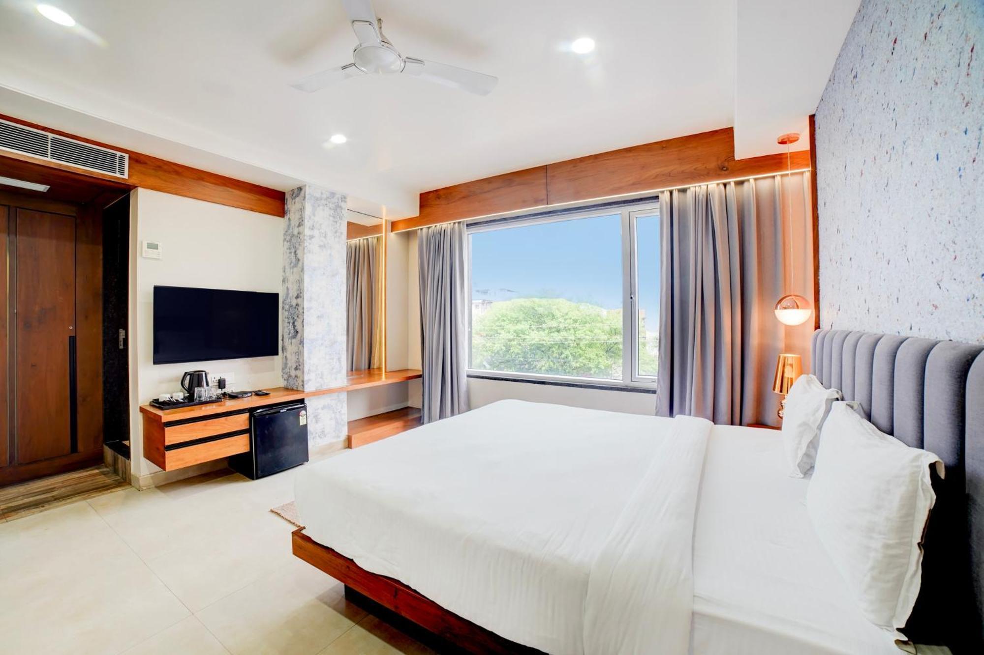 Palette Patel Nagar Hotel Bhopal Eksteriør billede
